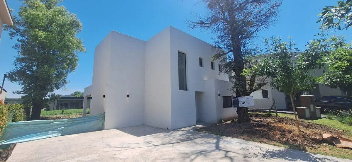 Casa en construcción de Diseño con Amenities 2
