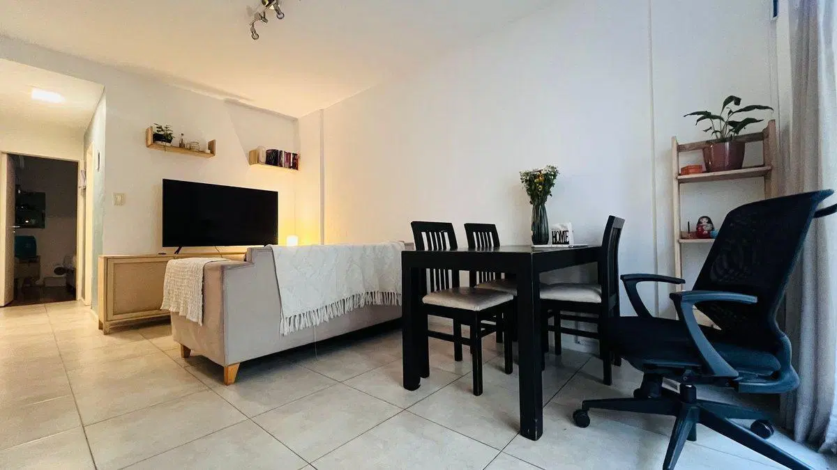 VENTA DEPTO 2 AMB CON BALCÓN Y PATIO  EXCELENTE 5