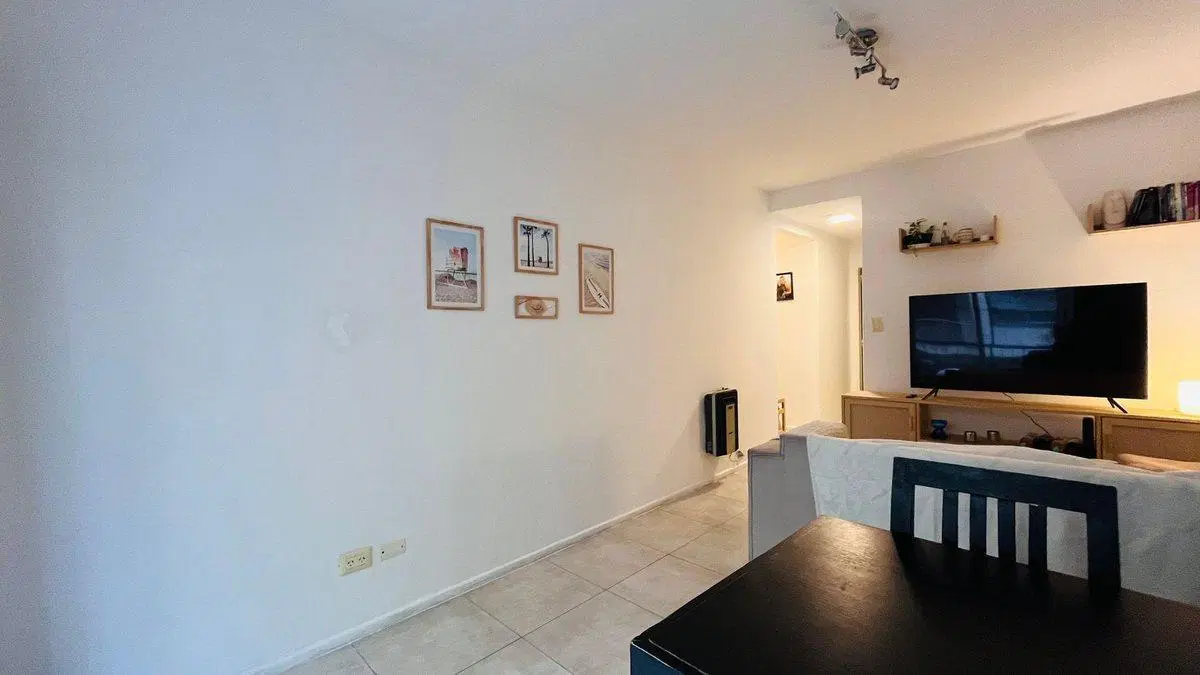 VENTA DEPTO 2 AMB CON BALCÓN Y PATIO  EXCELENTE 2