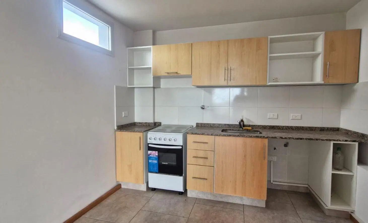 Venta 2 ambientes Piso Alto en villa ballester 3