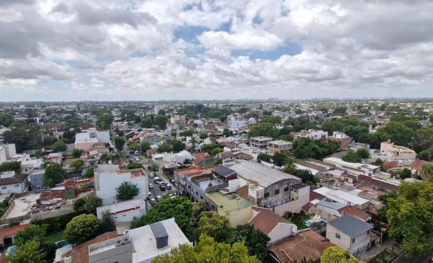 Venta 2 ambientes Piso Alto en villa ballester 4