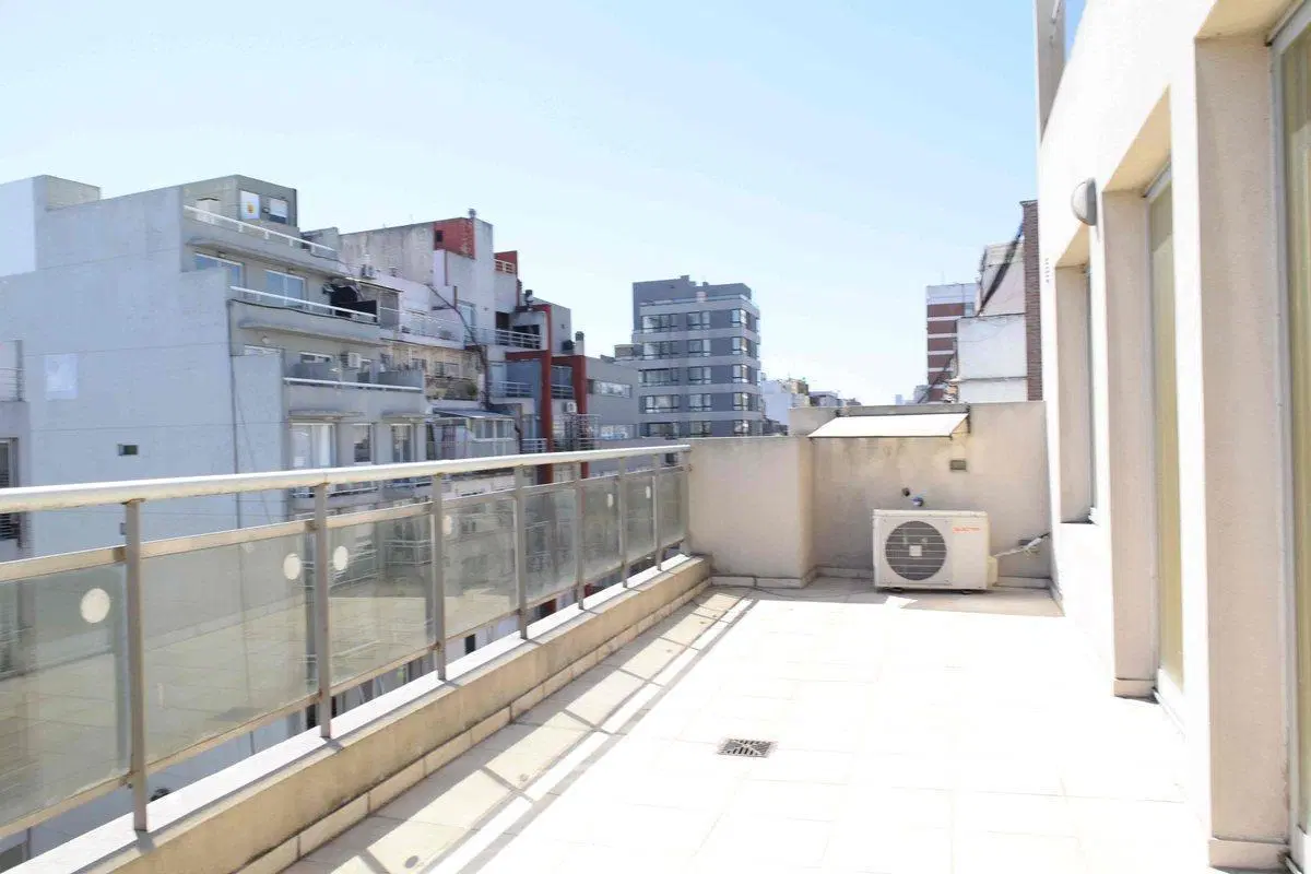 ALQUILER MONOAMBIENTE  BALCÓN GDE COCHERA 4