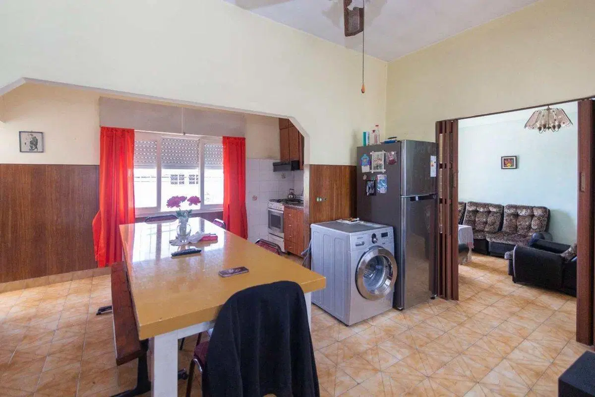 Venta PH 5 ambientes multifamiliar balcón frente 2