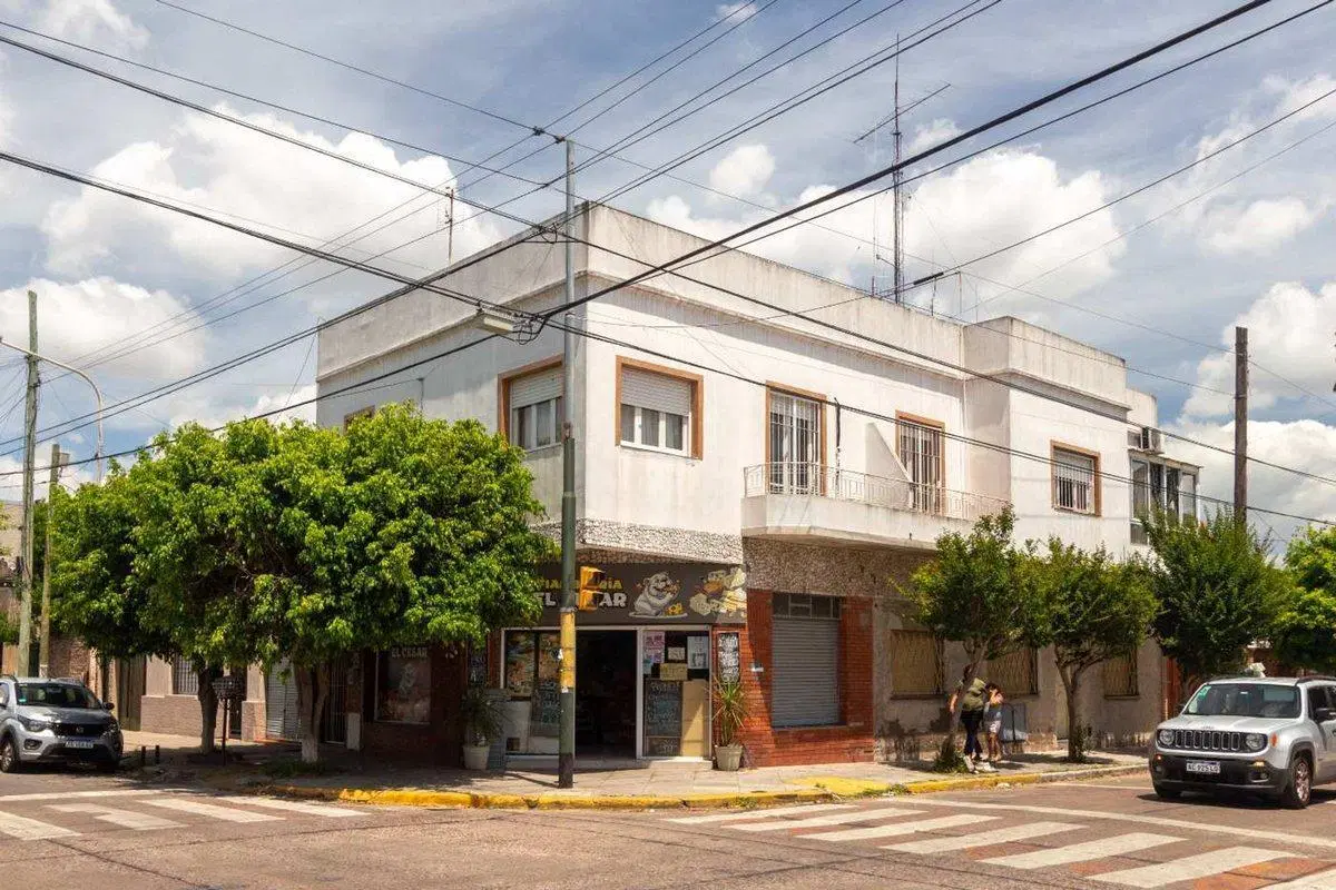 Venta PH 5 ambientes multifamiliar balcón frente 5