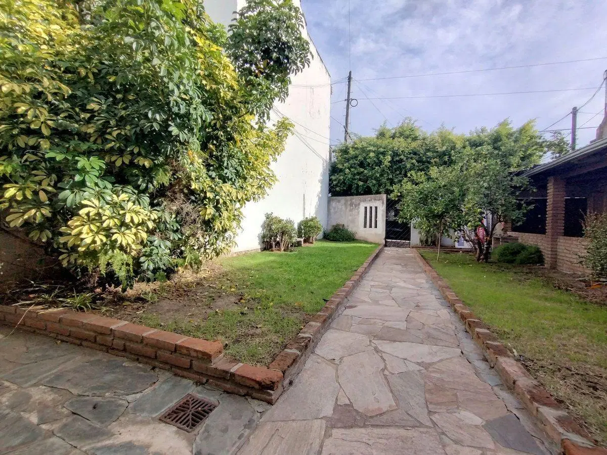 CASA EL PALOMAR 5 AMB. CON JARDÍN COCHERA PARRILLA 3
