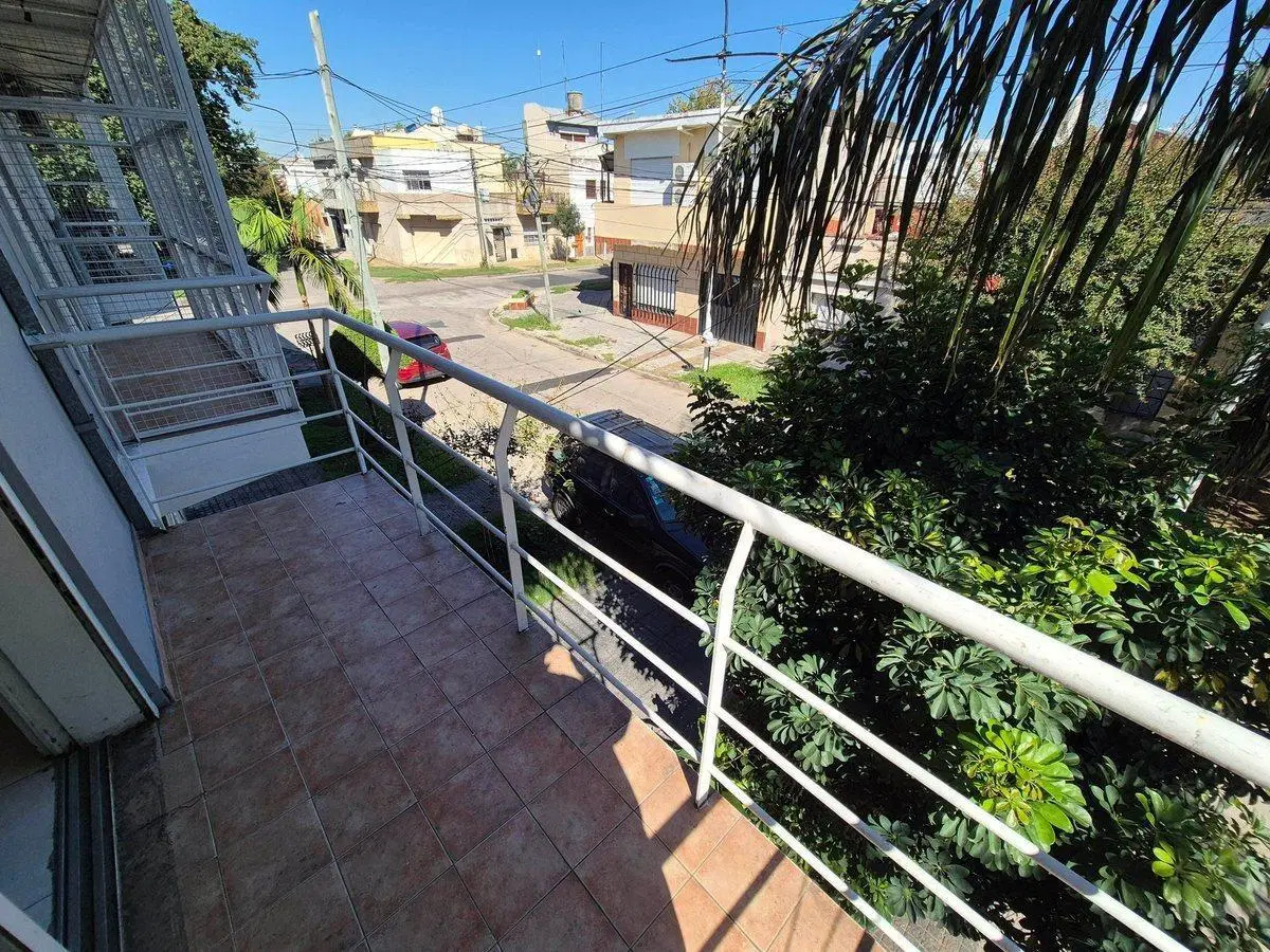 VENTA PH 3 AMBIENTES CON BALCÓN CASEROS 8