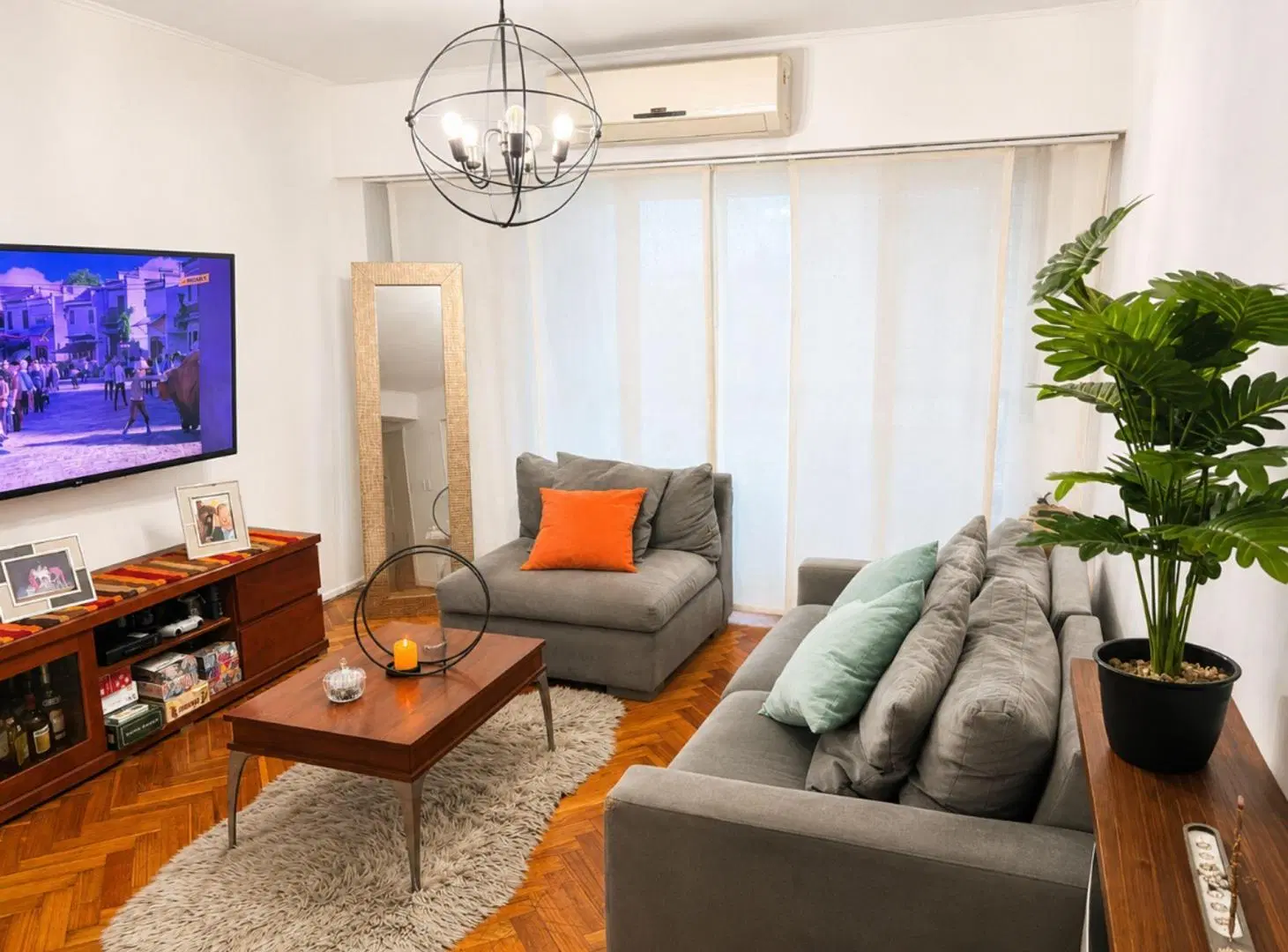 VENTA Depto 4 Amb c/ balcón y espacio guardacoches 5