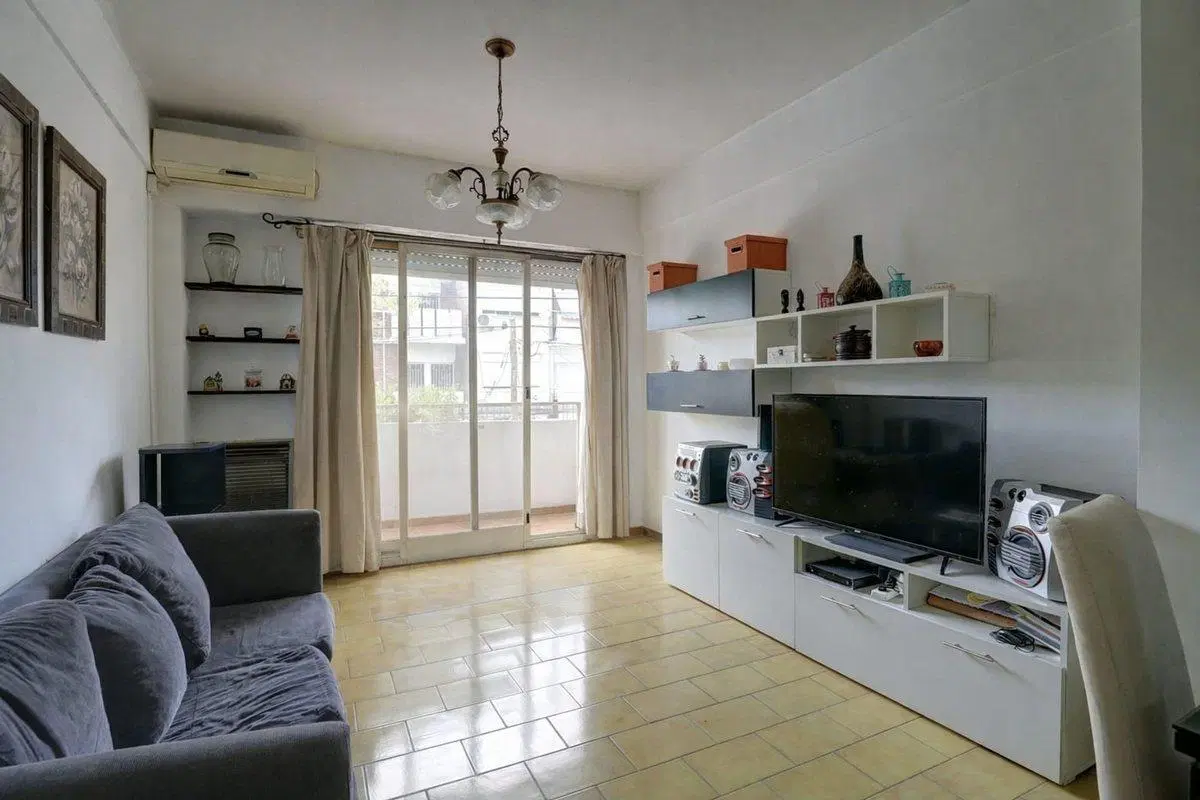 Departamento 4 ambientes. Balcón. Patio Versalles 2