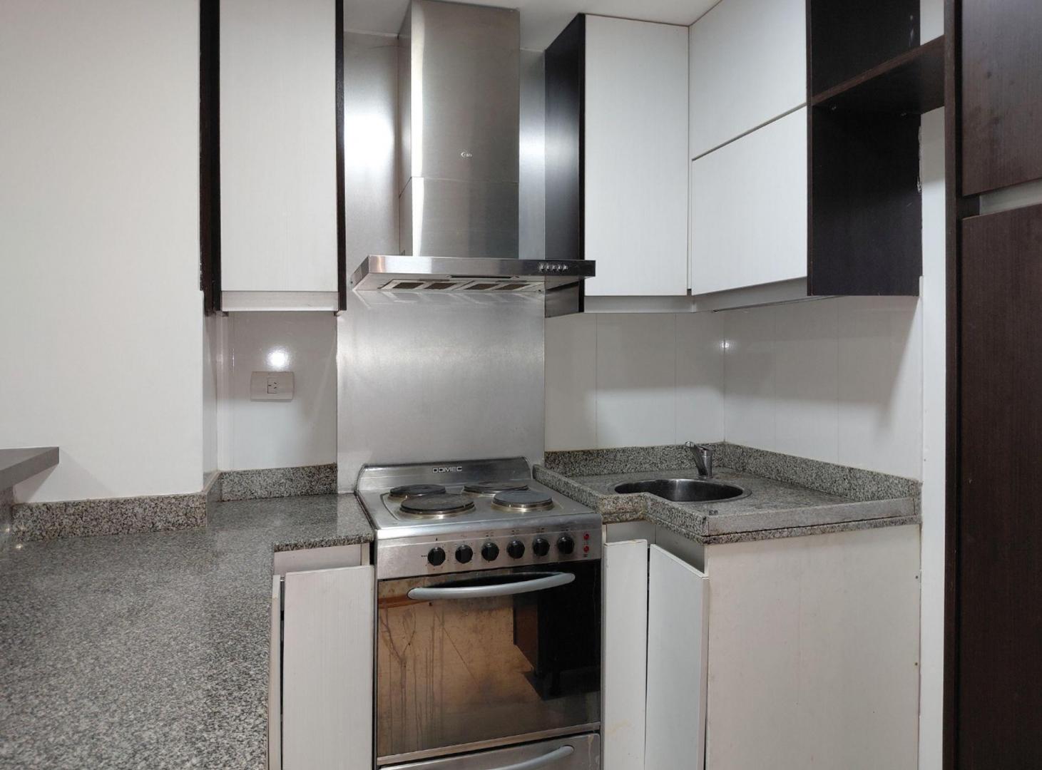 Foto de Venta Depto 2 ambientes y cochera Parque Chacabuco, imagen 4