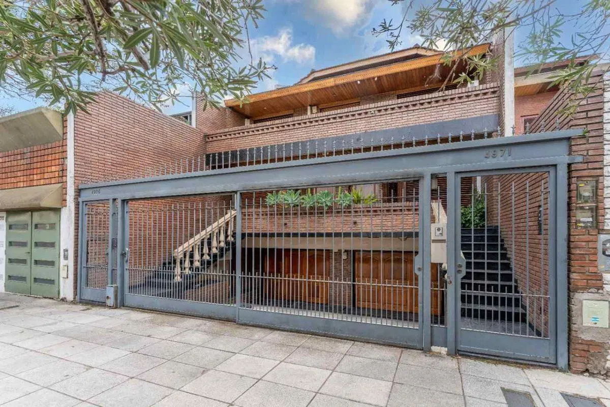 VENTA CASA - 6 AMB  PILETA/JARDIN/COCHERAS 3