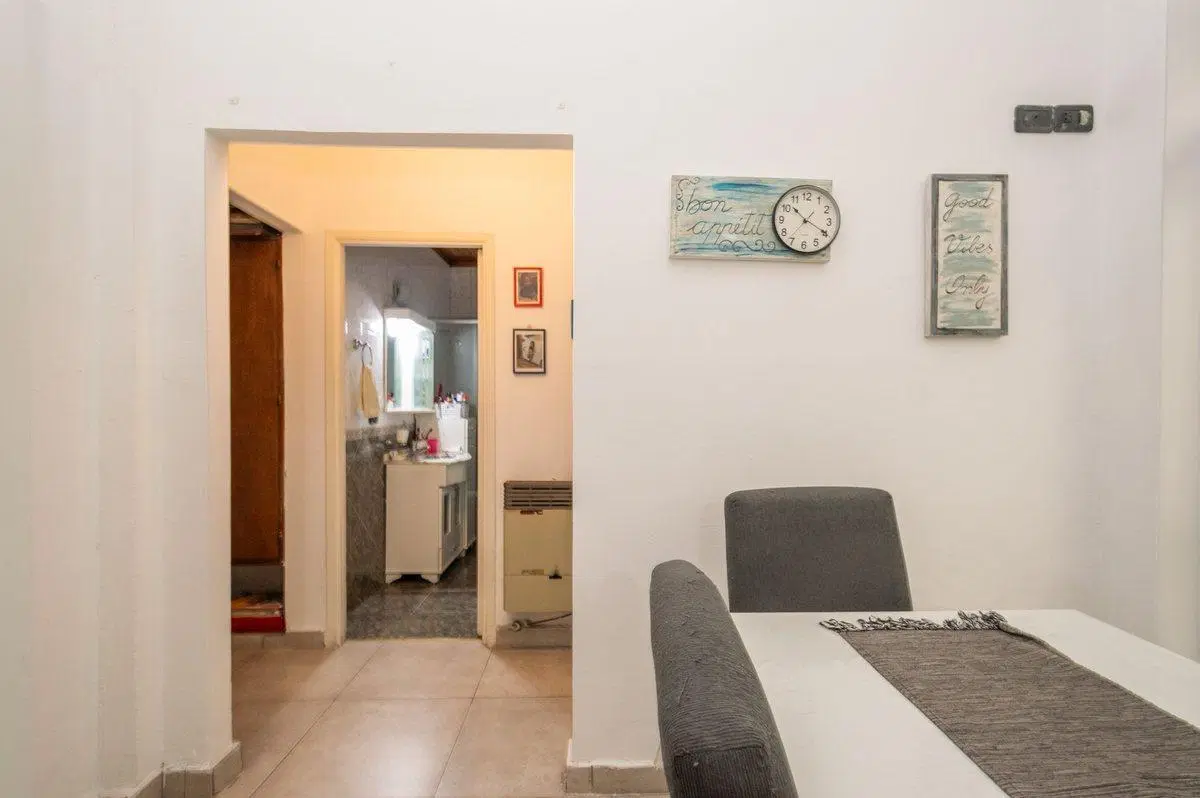 CASA 5 AMB. C/TERRAZA PROPIA Y COCHERA BARRIO NAÓN 4