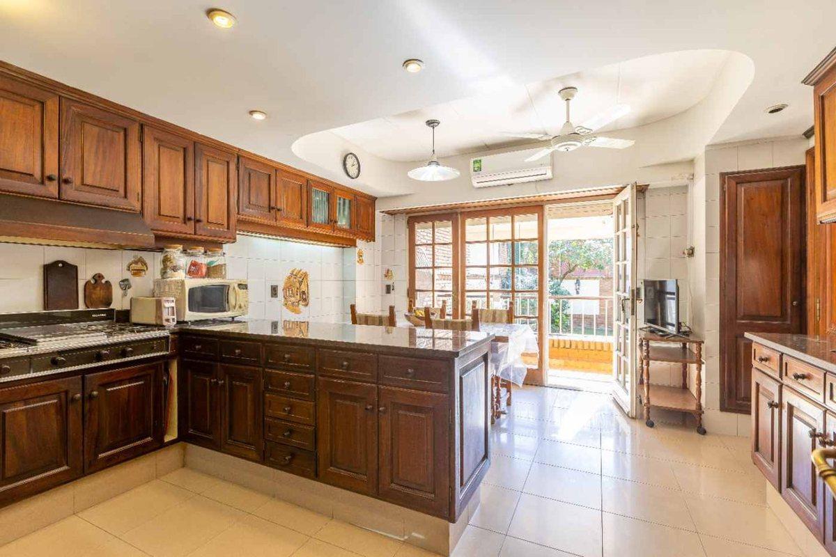 Foto de CASA 9 AMB EN VENTA EN VILLA DEVOTO PLAZA ARENALES, imagen 4
