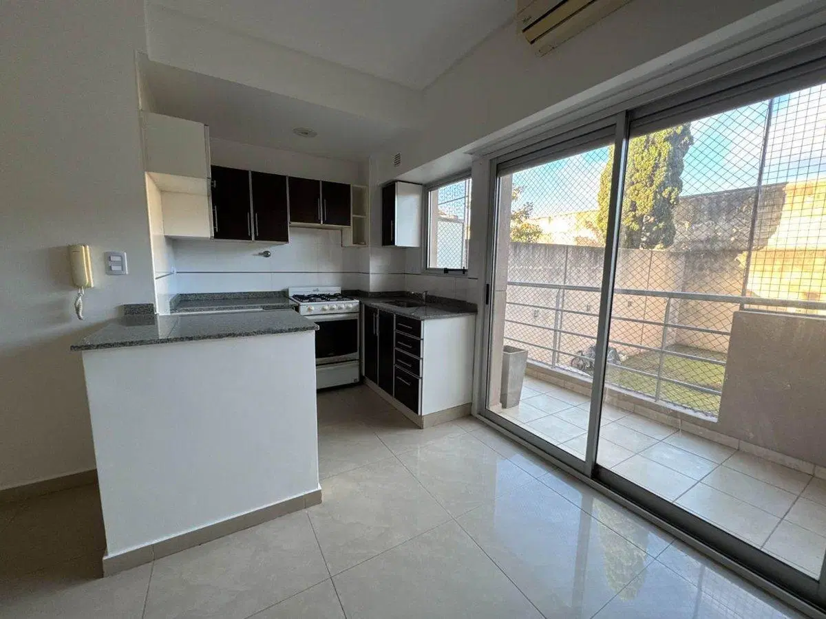 DEPARTAMENTO VENTA 2 AMB BALCÓN LUMINOSO VILLA LUR 4