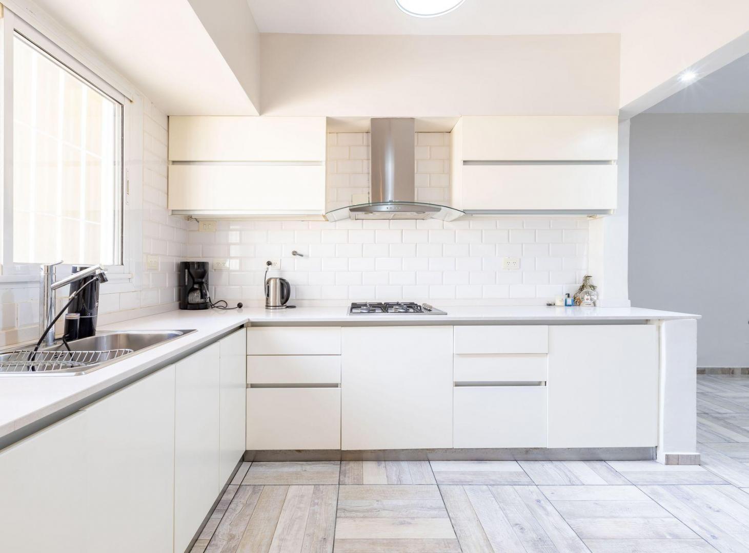 Foto de CASA 5 AMB EN VENTA CON PISCINA PARRILLA GARAGE, imagen 2