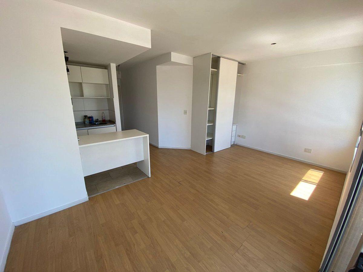 Foto de ALQUILER MONOAMBIENTE EN SÁENZ PEÑA EXC UBICACIÓN, imagen 2