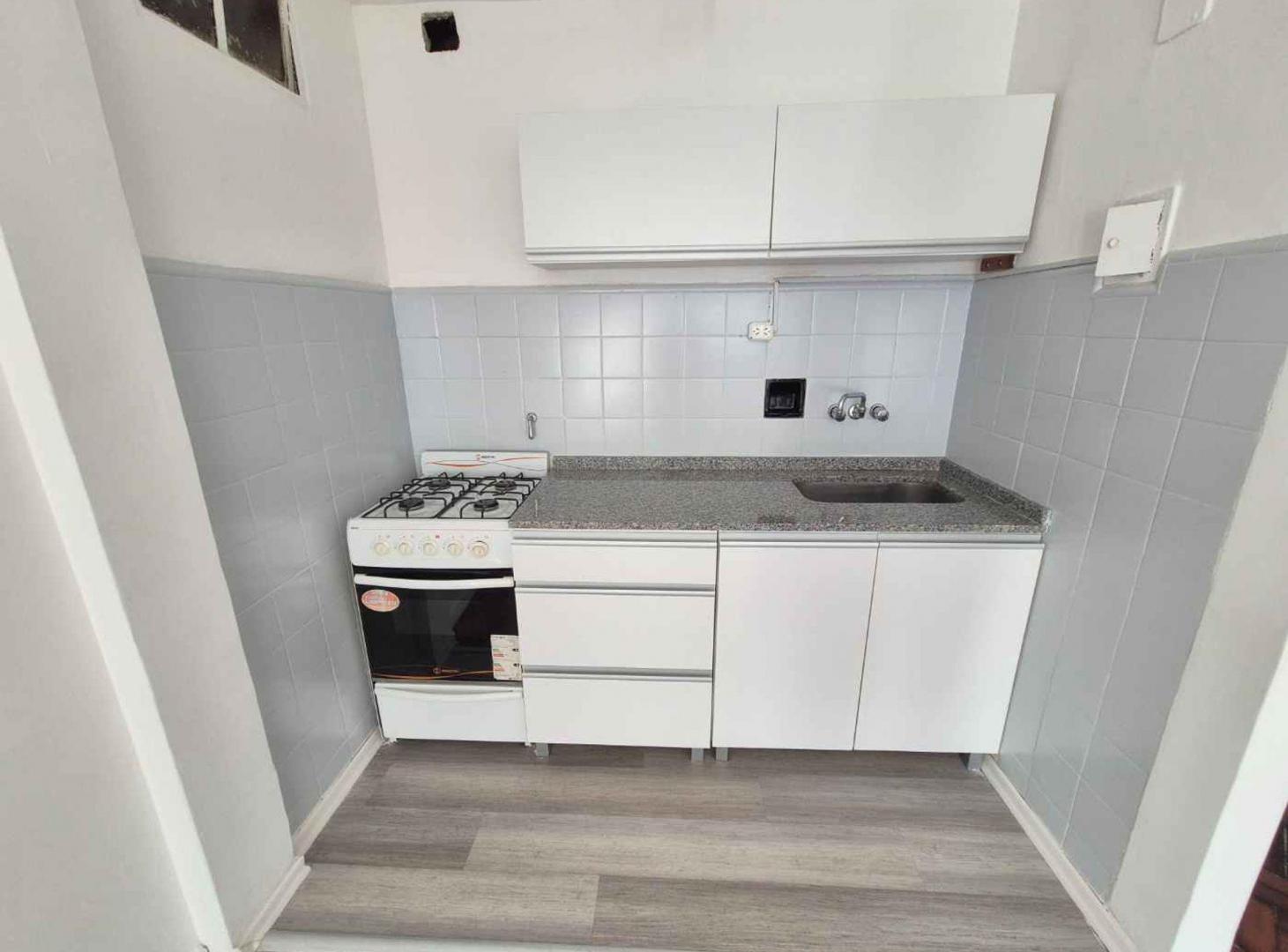 Foto de MONOAMBIENTE VENTA RECOLETA PISO ALTO FRENTE, imagen 5