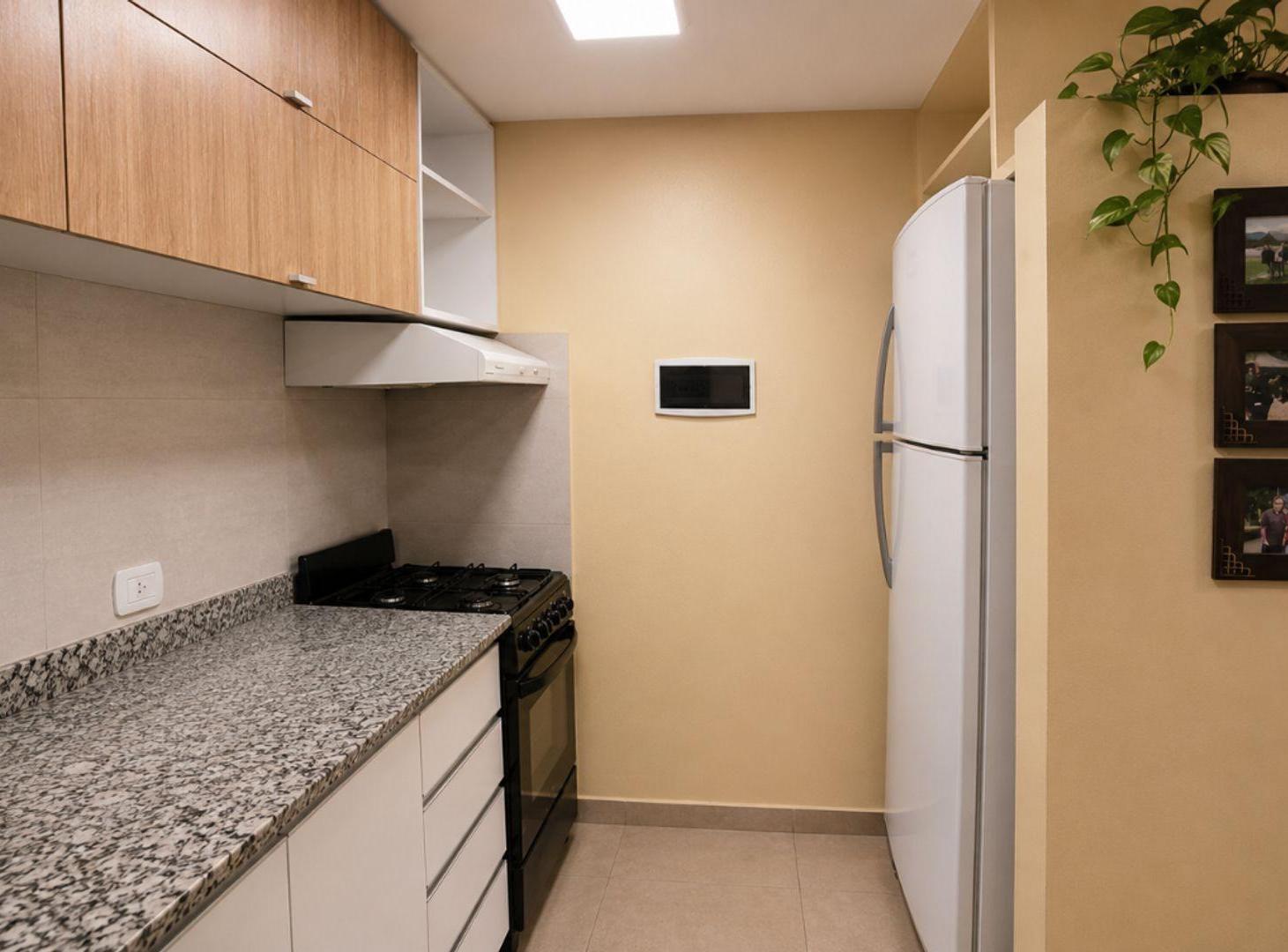 Foto de VENTA DEPARTAMENTO 3 AMB CON COCHERA Y BALCÓN, imagen 2