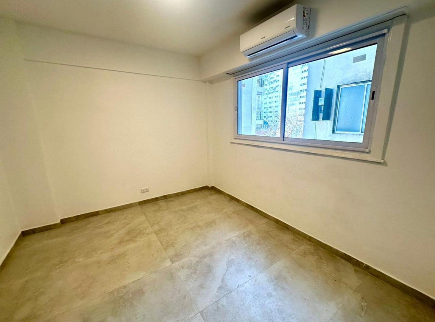 Foto de VENTA DPTO 2 AMB LUMINOSO - REFACCIONADO, imagen 2