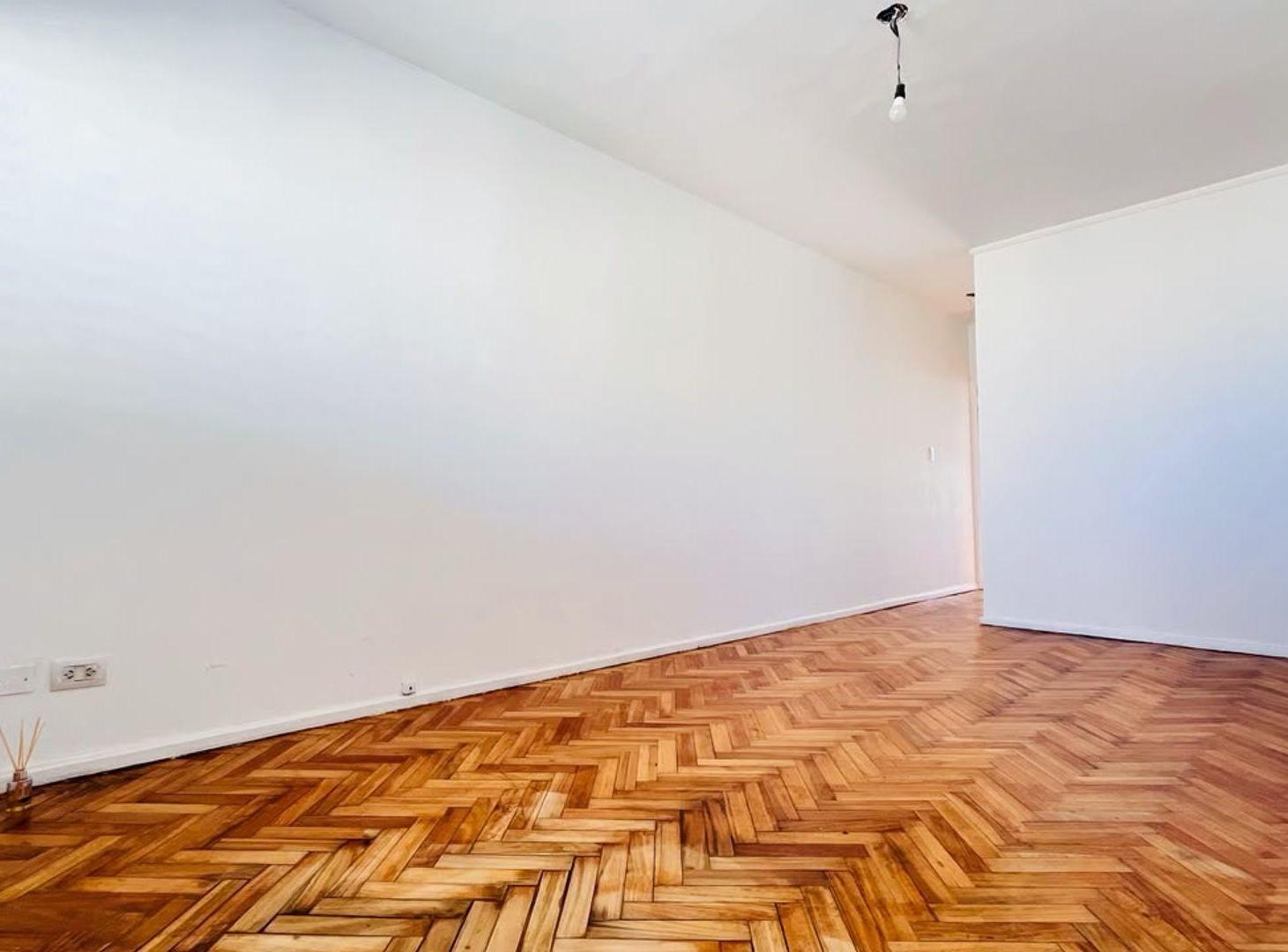 Foto de VENTA DEPTO 2 AMBIENTES. LUMINOSO. FLORES NORTE, imagen 1