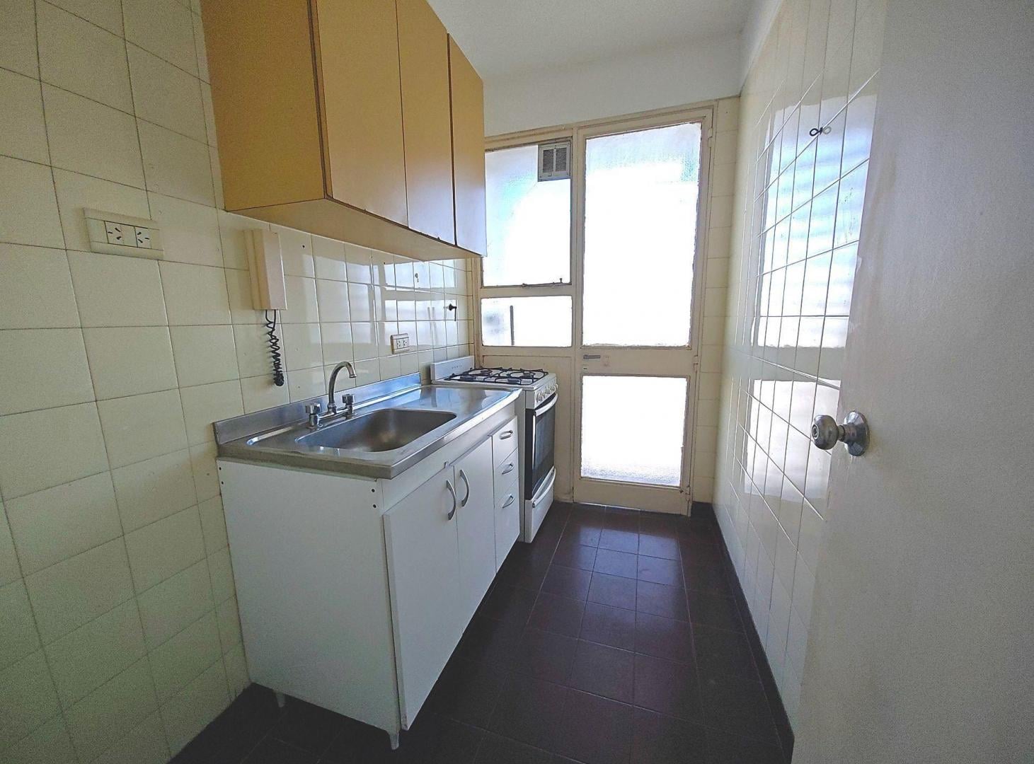 Foto de ALQUILER DEPARTAMENTO 2 AMBIENTES MUY COMODO LUZ!!, imagen 1
