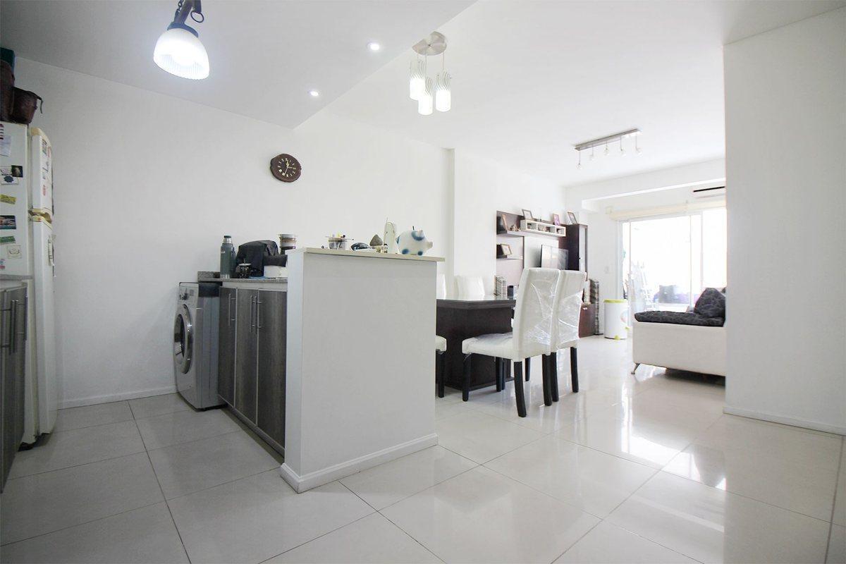 Foto de Venta depto 3 amb Patio y Cochera Villa del Parque, imagen 3