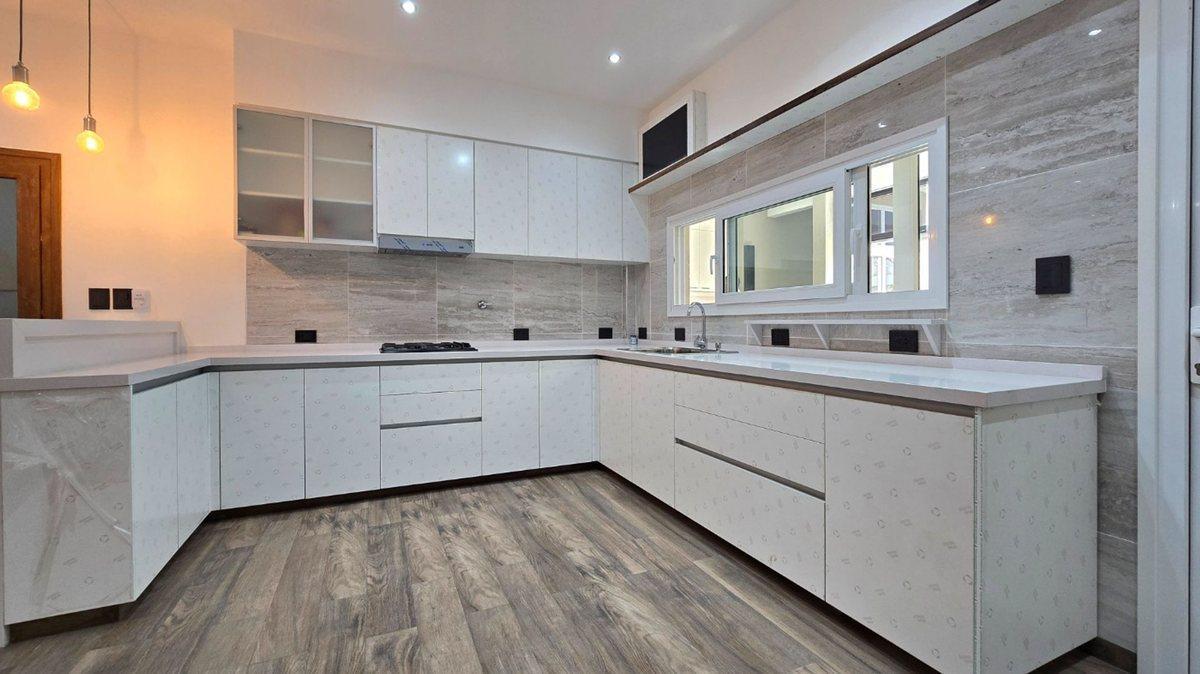 Foto de CASA 4 AMBIENTES PISCINA ASCENSOR ACEP. PROPIEDAD, imagen 4