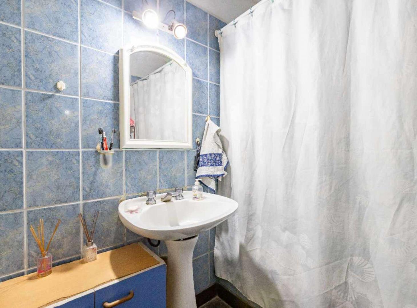 Foto de PH 4 AMBIENTES EN VENTA CON PATIO Y TERRAZA, imagen 3