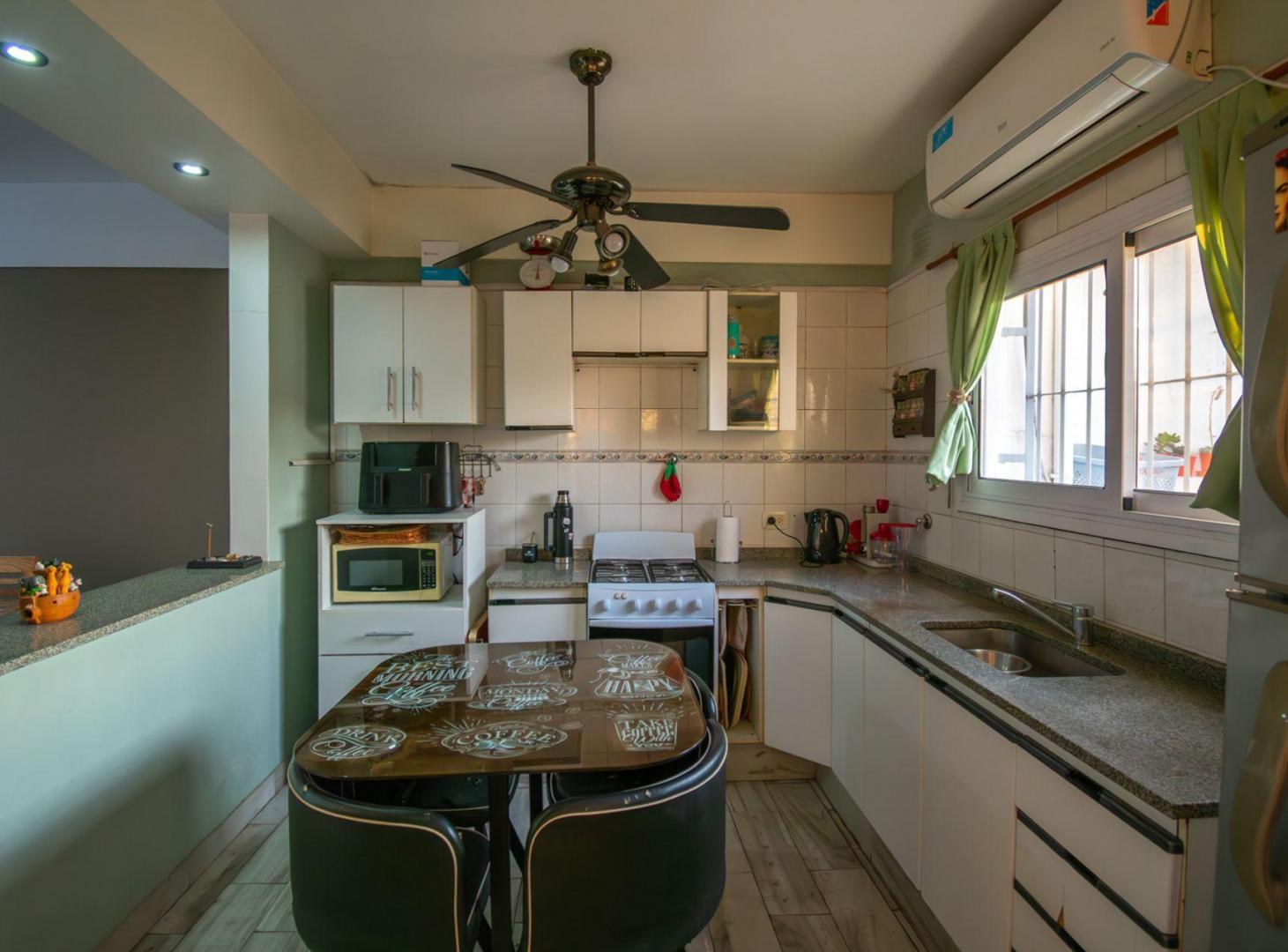 Foto de VENTA PH 3 AMB. CON QUINCHO Y TERRAZA, imagen 2
