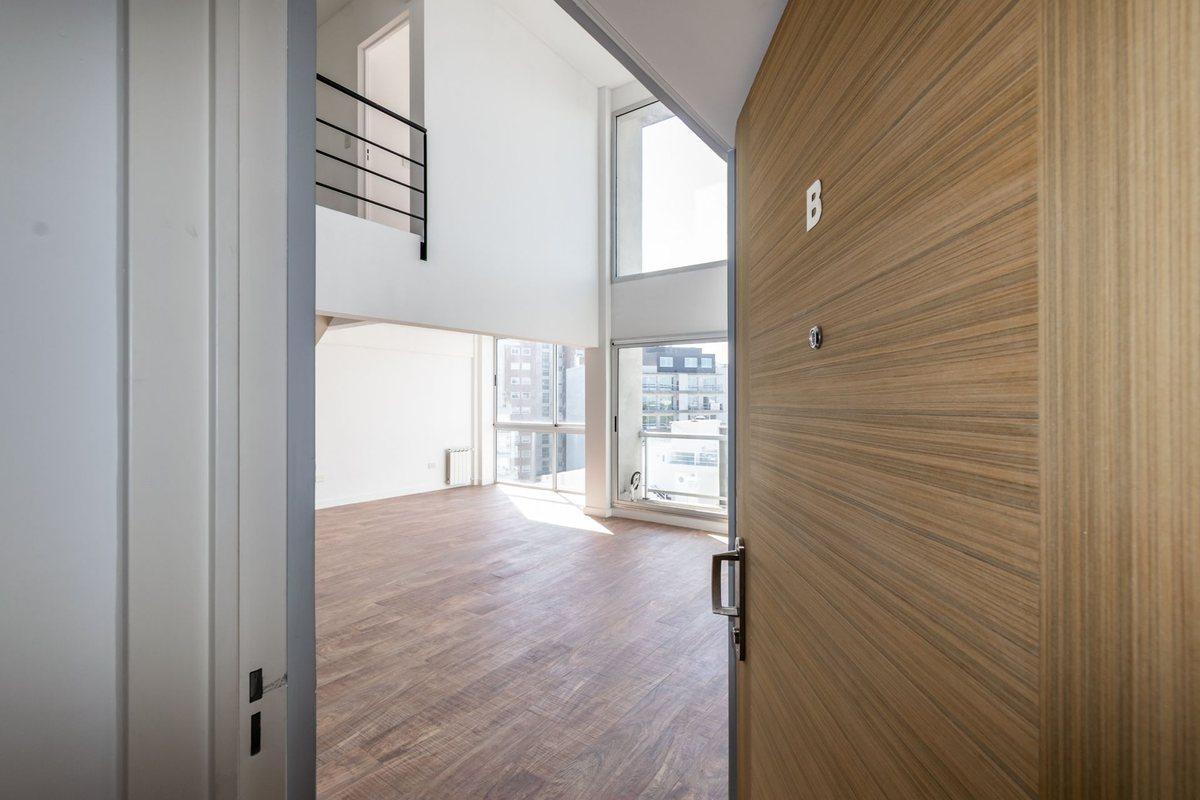 Foto de Venta Triplex 4 Ambientes Terraza Cochera, imagen 1