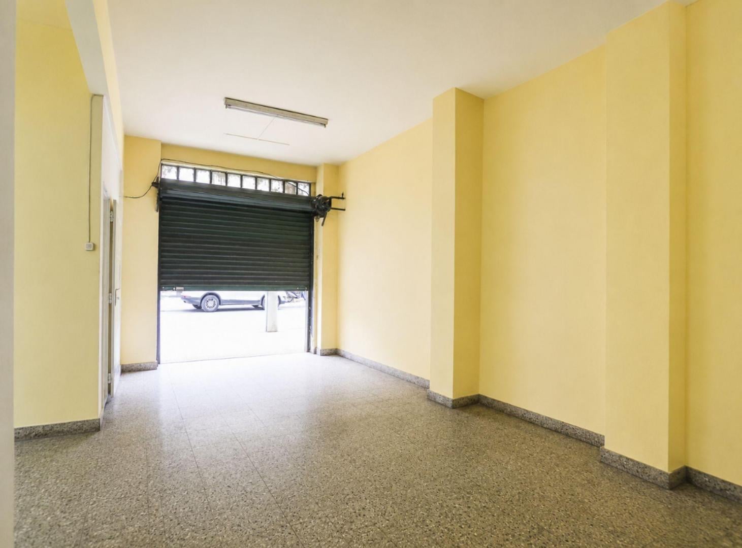 Foto de DEPÓSITO Ó LOCAL COMERCIAL 135 M2 CON SÓTANO, imagen 1