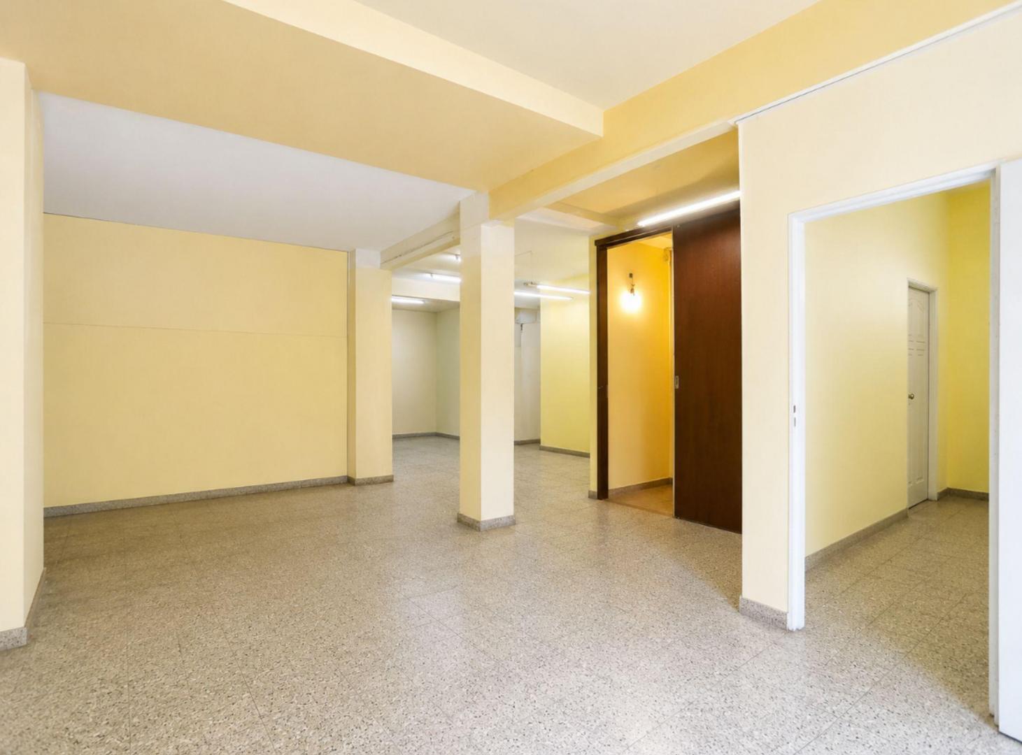 Foto de DEPÓSITO Ó LOCAL COMERCIAL 135 M2 CON SÓTANO, imagen 4