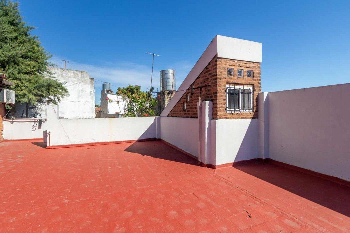 Foto de CASA 4 AMB CON PATIO, TERRAZA Y GARAGE CASEROS, imagen 3