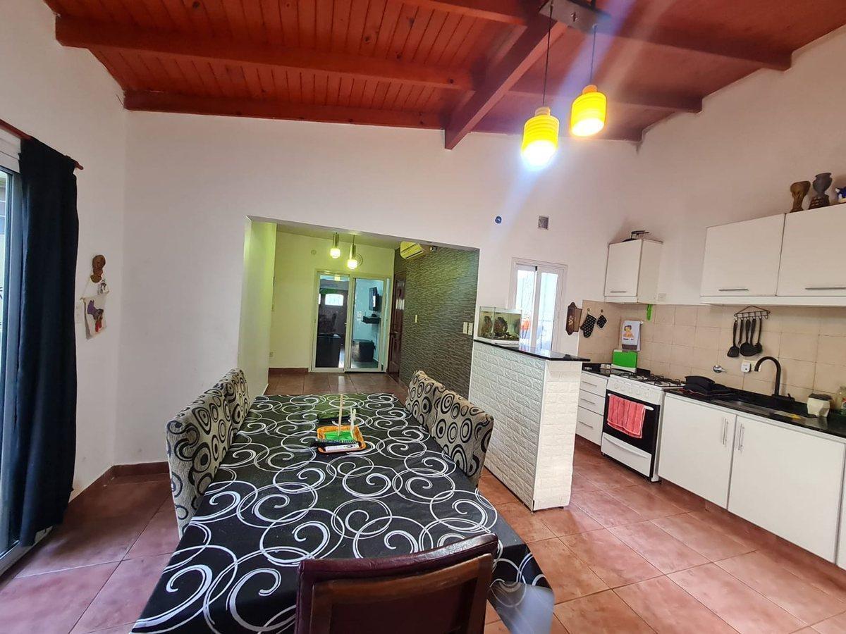 Foto de PH CASA SARANDI TERRENO PROPIO PATIO TERRAZA GAR, imagen 1