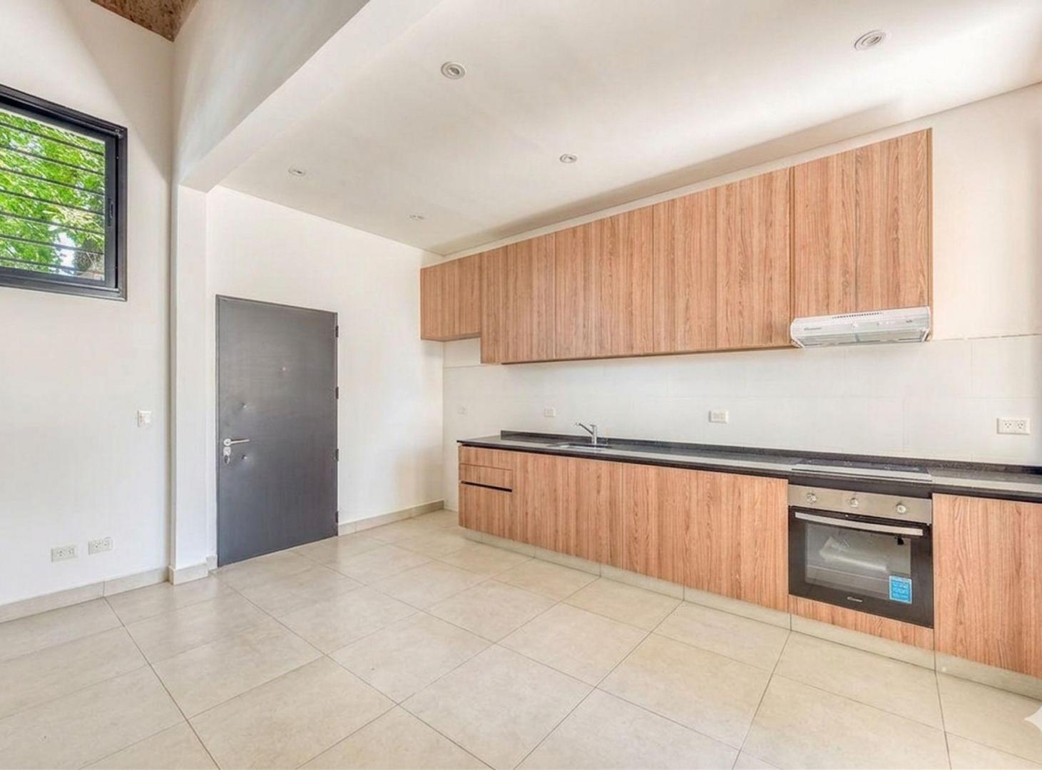 Foto de VENTA PH 4 AMBS RENOVADO. PATIO. JARDIN Y PARRILLA, imagen 3