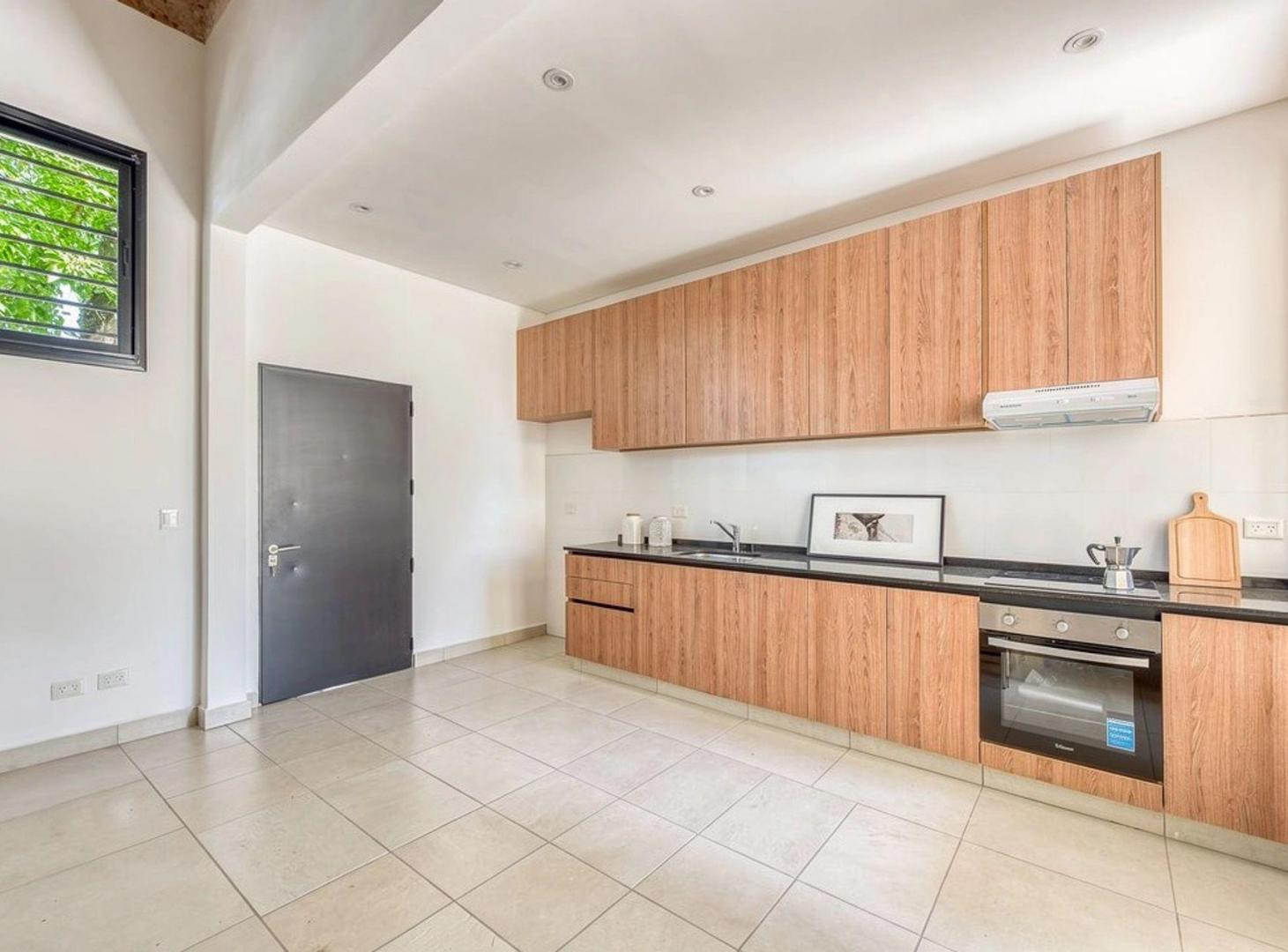 Foto de VENTA PH 4 AMBS RENOVADO. PATIO. JARDIN Y PARRILLA, imagen 2