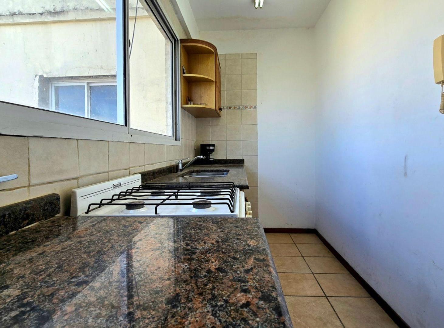 Foto de VENTA DEPARTAMENTO 3 AMBIENTES SEMIPISO C/BALCÓN, imagen 5