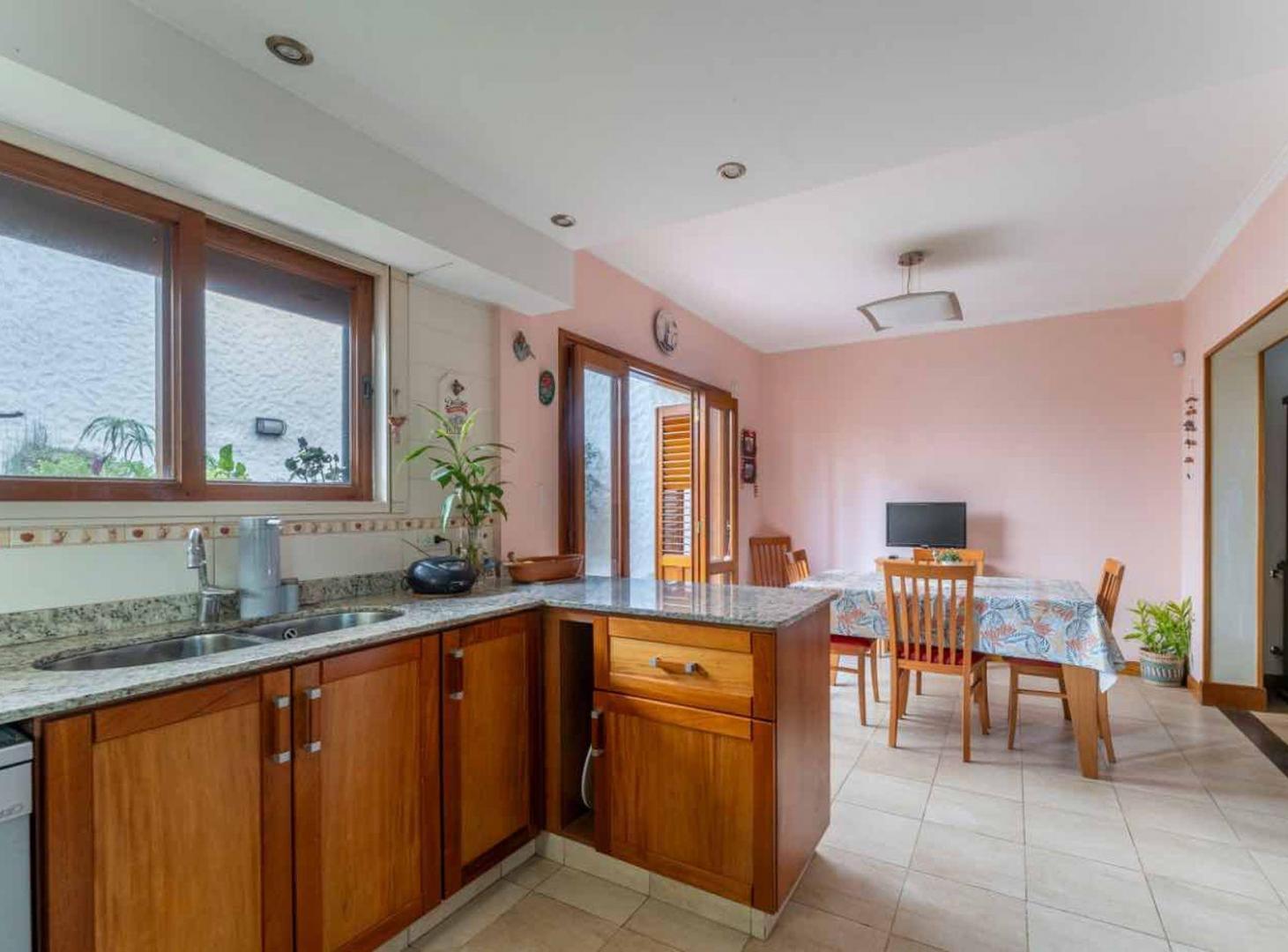 Foto de Casa Nueva 6 ambientes jardín parrilla cochera, imagen 5