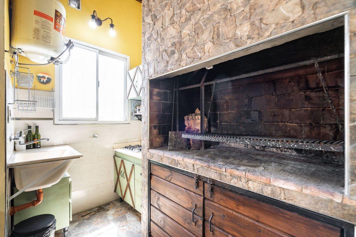 Foto de VENTA CASA 5 AMBIENTES C/PILETA PARRILLA Y COCHERA, imagen 1