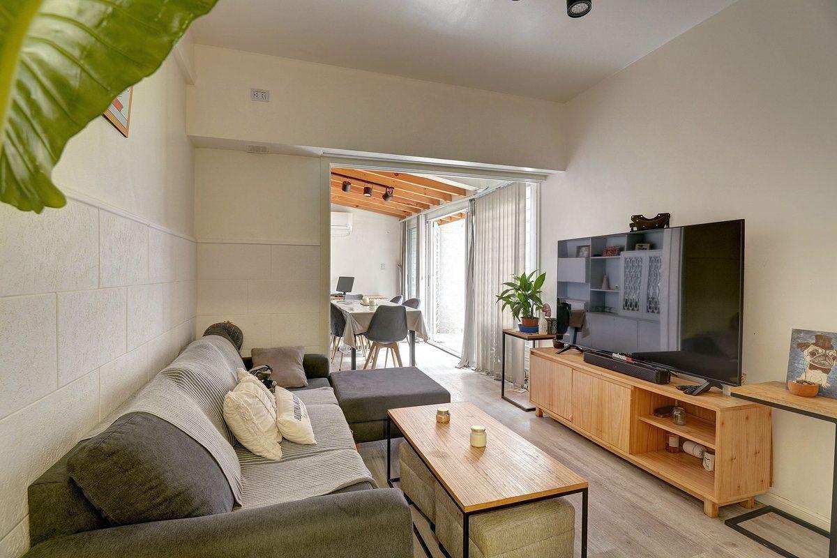 Foto de Venta Departamento 3 Amb c/ Patio Reciclado Flores, imagen 2