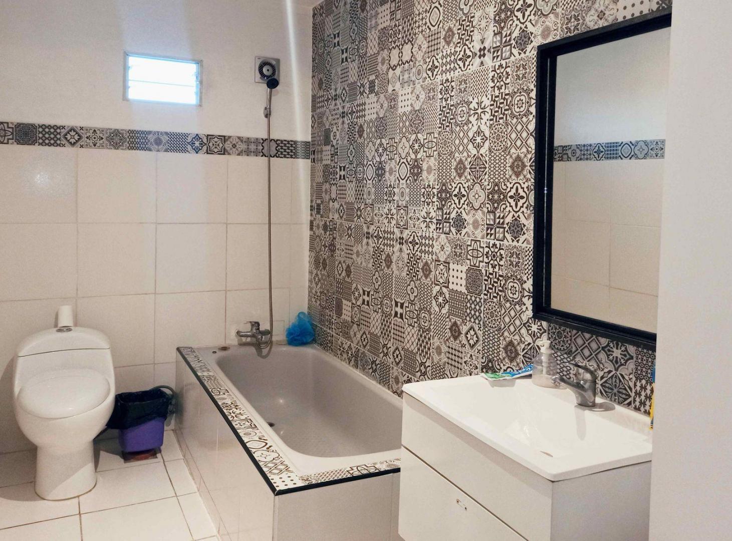 Foto de CASA 4 AMBIENTES CON COCHERA Y PATIO DOS PLANTAS, imagen 2