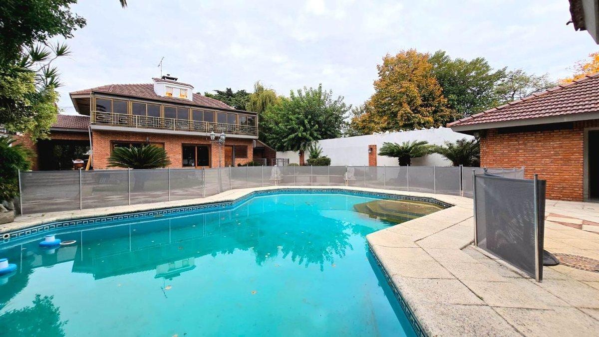 Foto de CHALET 5 AMB PISCINA MAS PH 3 AMB LOTE PROPIO, imagen 3