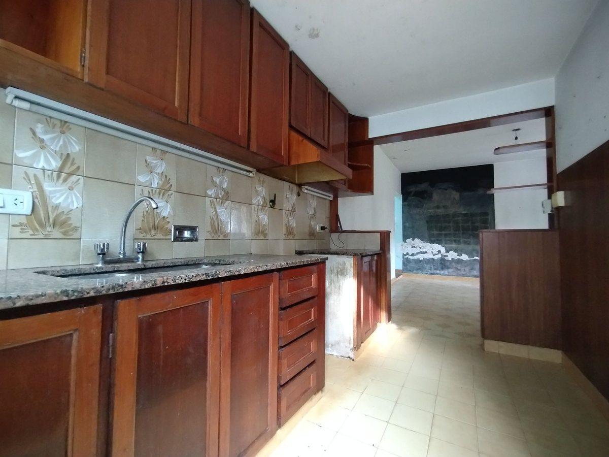 Foto de CASA EL PALOMAR 5 AMB. CON JARDÍN COCHERA PARRILLA, imagen 3