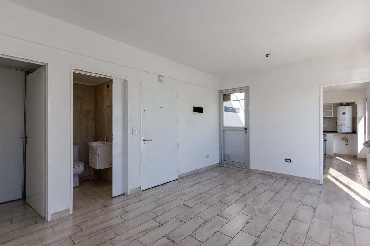 Foto de VENTA DEPARTAMENTO 2 AMBIENTES, TERRAZA y PARRILLA, imagen 2