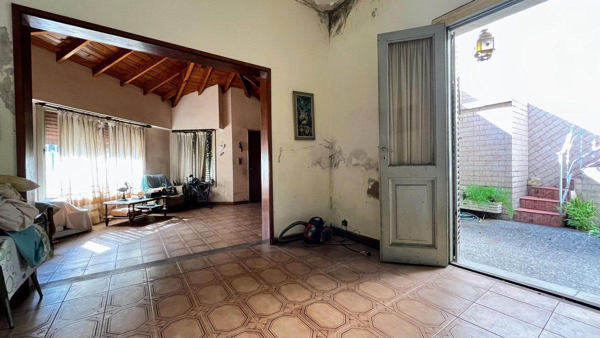Foto de VENTA CASA LOTE PROPIO A REFACCIONAR VILLA URQUIZA, imagen 4