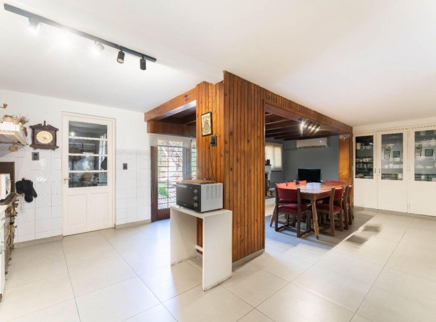 Foto de VENTA CASA 5 AMB PILETA COCHERA QUINCHO - RAMOS, imagen 3