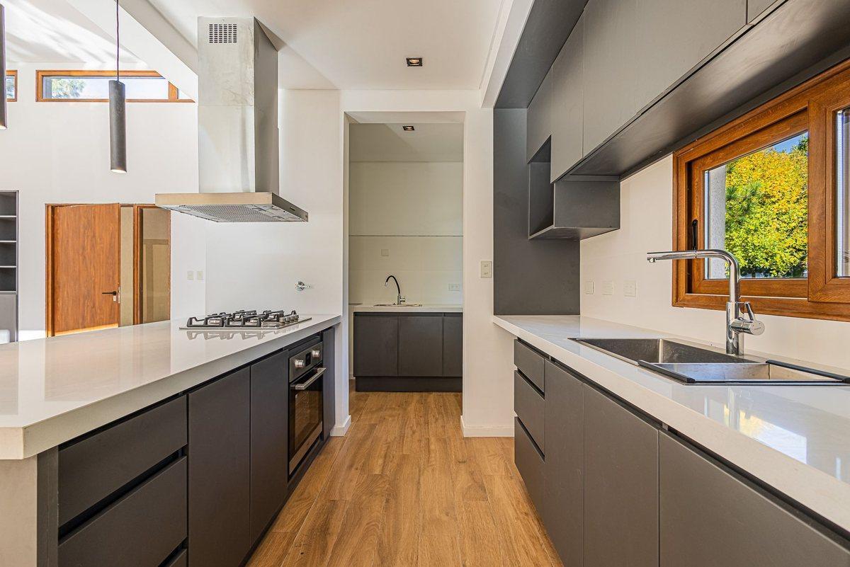 Foto de CASA EN VENTA EN UNA SOLA PLANTA 3 DORMIS Y PILETA, imagen 5