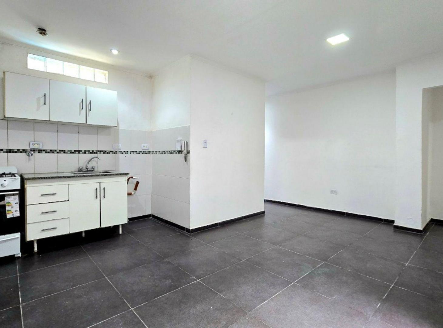 Foto de VENTA PH 2 AMBIENTES C PATIO APTO CREDITO CASEROS, imagen 2