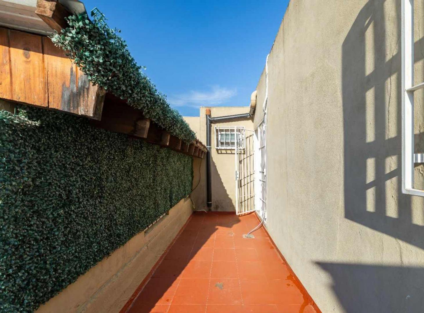 Foto de CASA 5 AMB EN VENTA CON PISCINA PARRILLA GARAGE, imagen 5