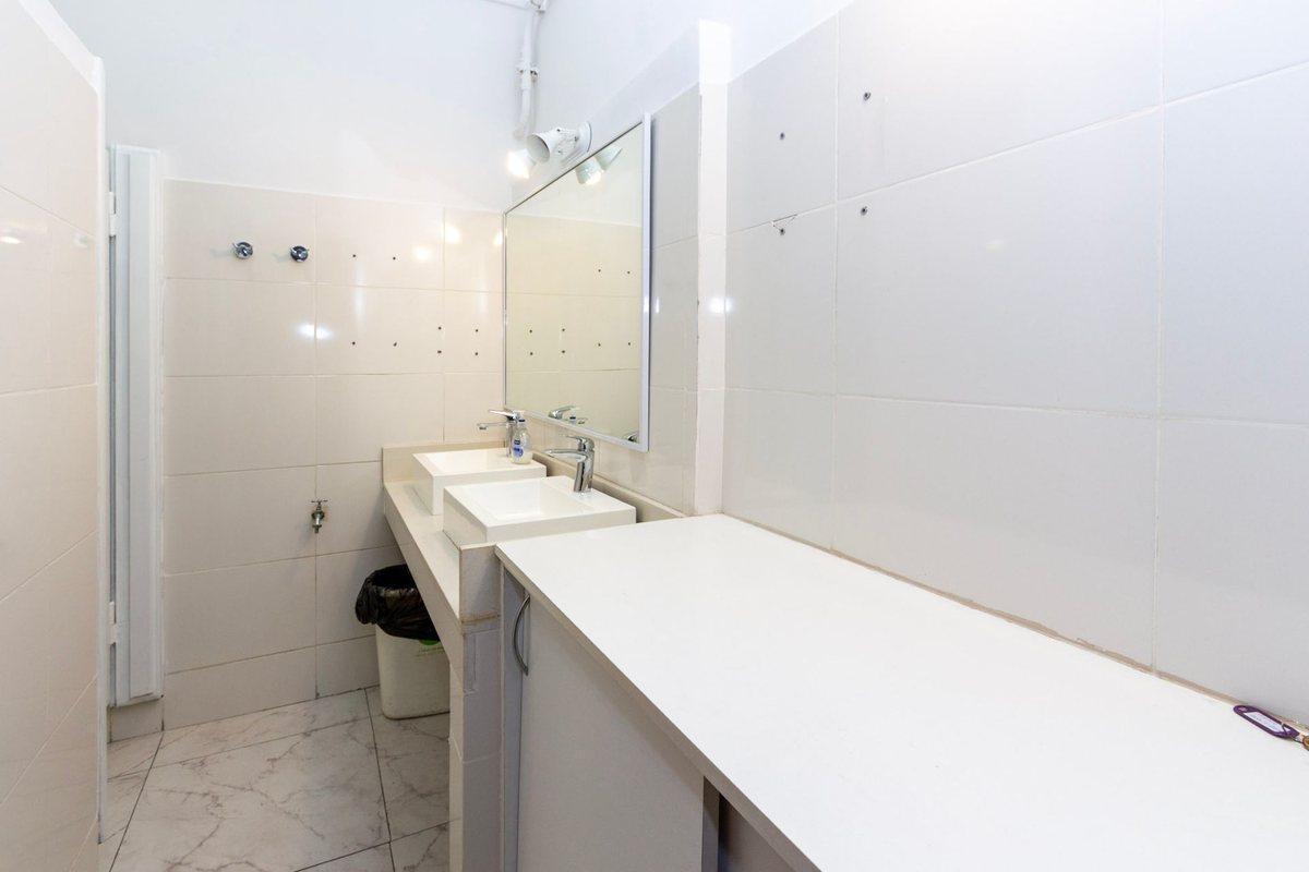 Foto de VENTA DE GRAN OFICINA COMERCIAL EN MICROCENTRO!, imagen 2
