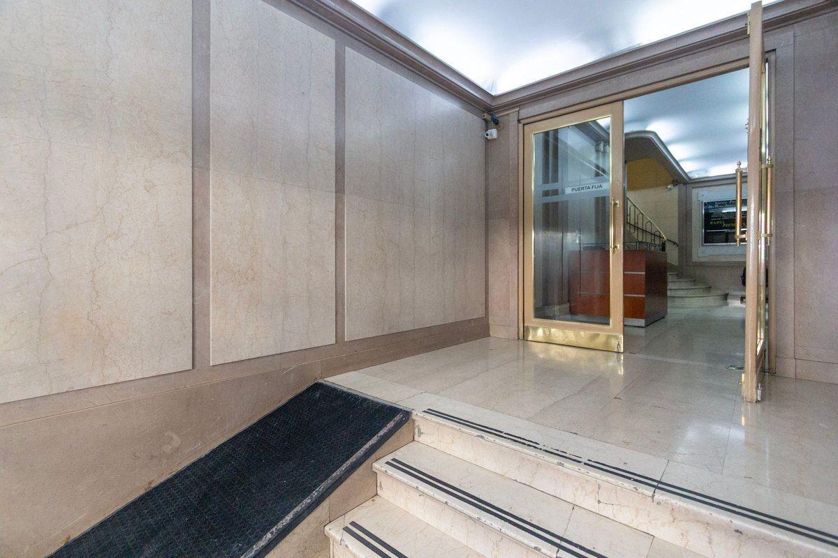 Foto de VENTA DE GRAN OFICINA COMERCIAL EN MICROCENTRO!, imagen 3